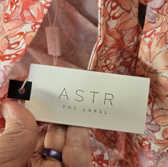 Astr The Label Womens Crop Top Sz M Tie Back Rich Satin All Over Pink Floral - Picture 9 of 10